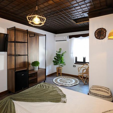 Ador Boutique Hotel Berat Exterior photo