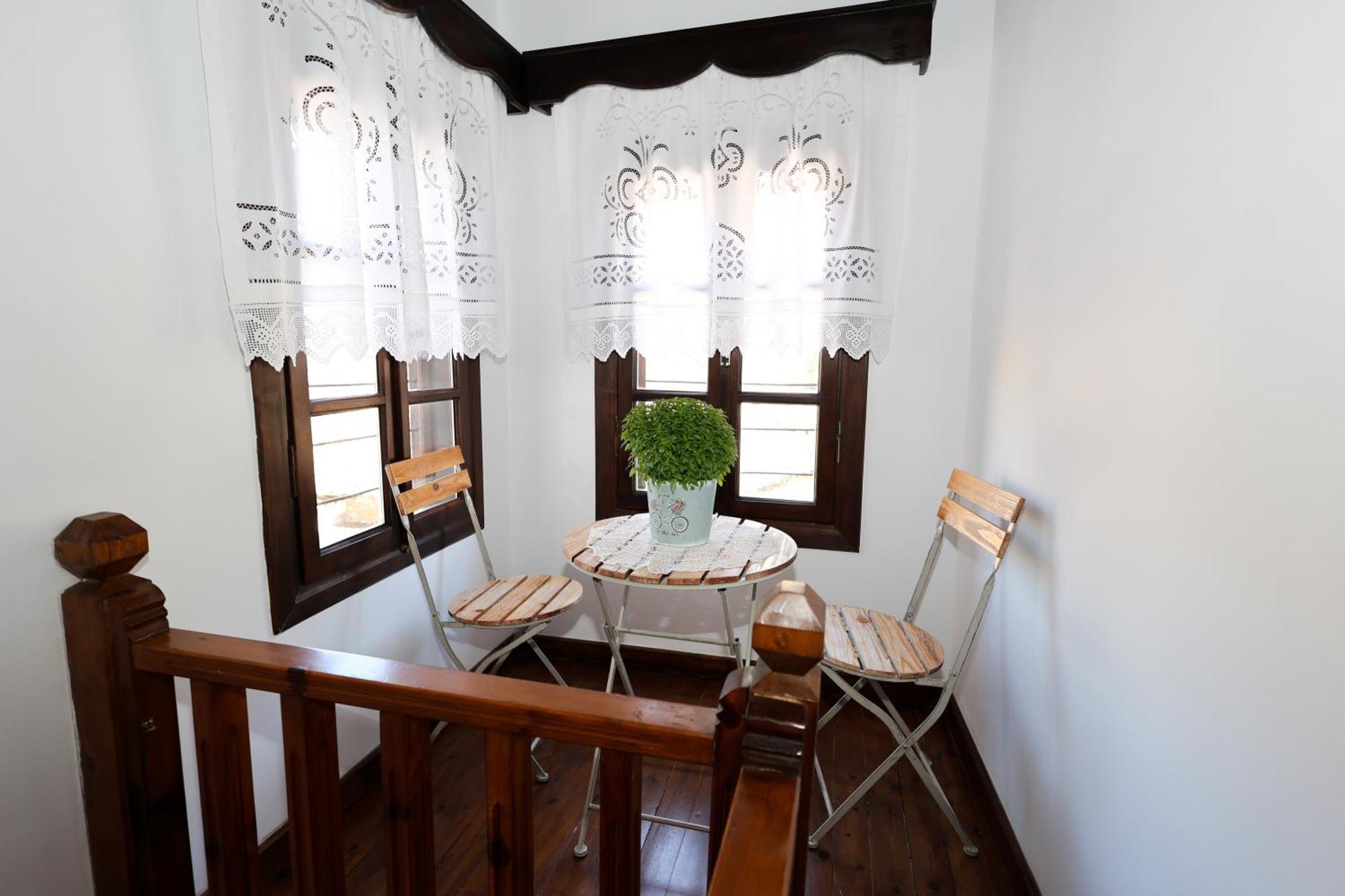 Ador Boutique Hotel Berat Exterior photo