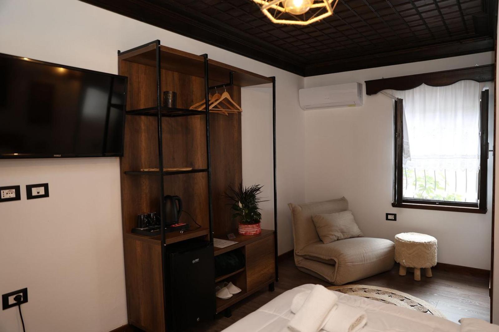Ador Boutique Hotel Berat Exterior photo