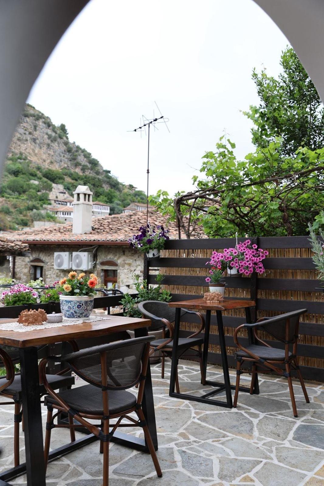 Ador Boutique Hotel Berat Exterior photo